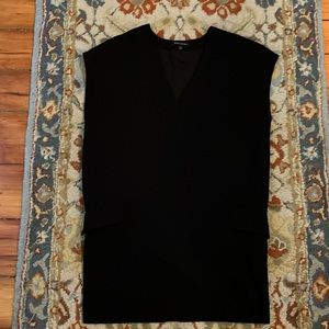 Banana Republic size small black V-neck short sleeved tunic